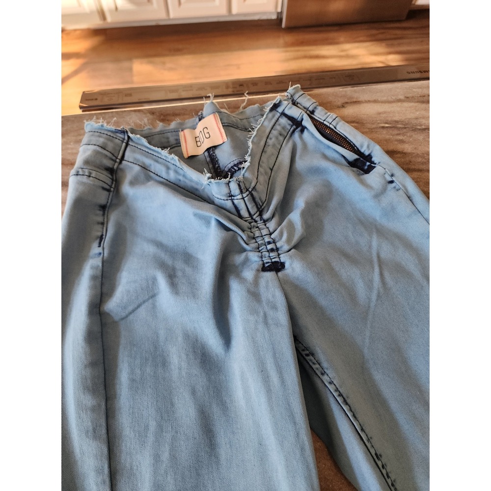BDG Urban Outfitters Ruched Dipped V Flare Jeans Light Wash Blue Low Rise 26